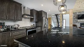 佛山桑拿按摩：精油、刮痧板等工具使用技巧，助力身心放松 封面